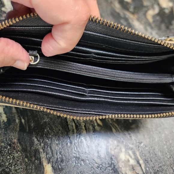 Fossil zippered wallet - white w/ gold polka dots, zippered and open pockets - Picture 5 of 7